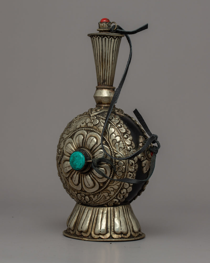 Tibetan Snuffer Bottle | Intricate Handcrafted Decorative Container