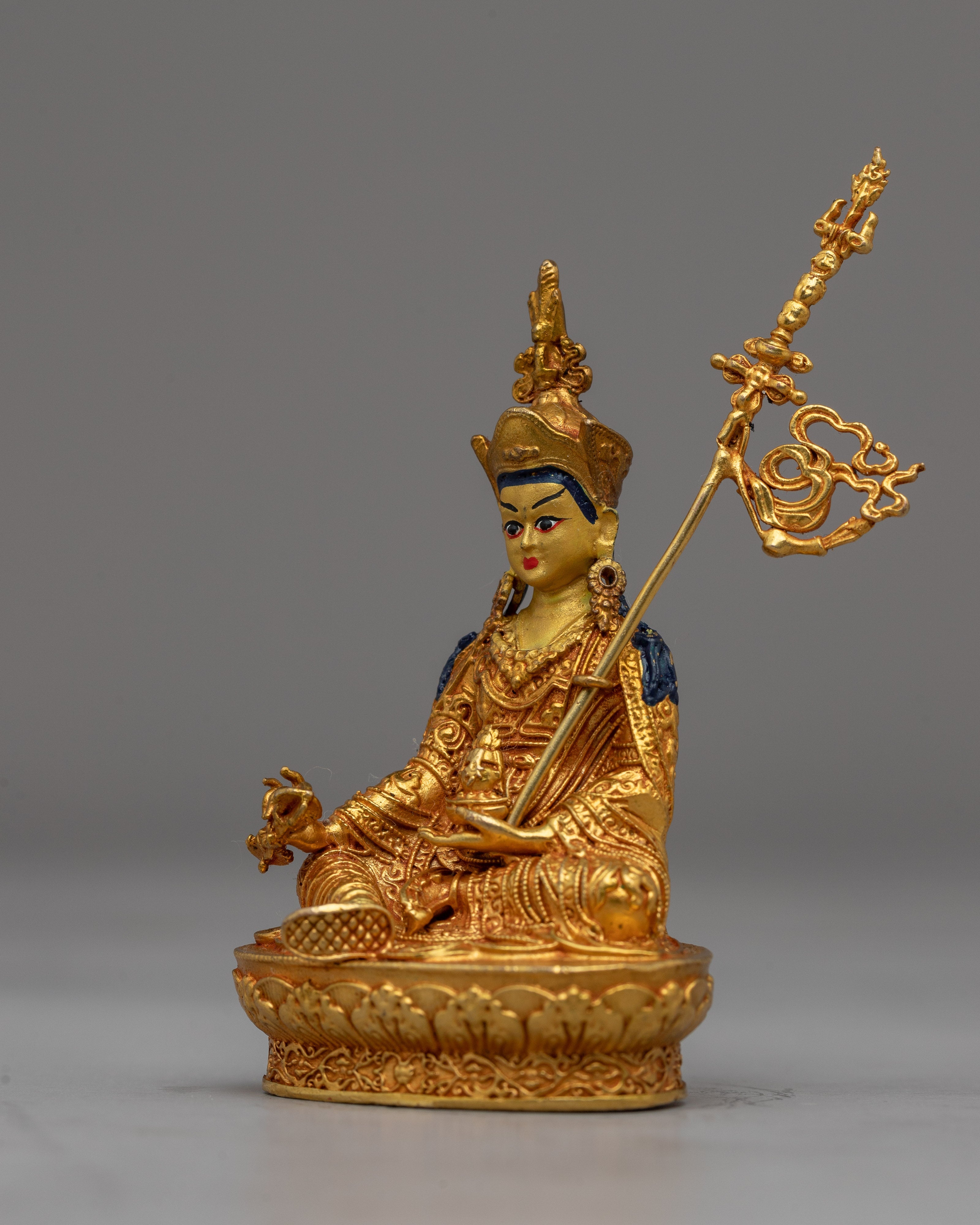 Padmasambhava Guru Rinpoche Statue | The Symbol of Enlightened Wisdom