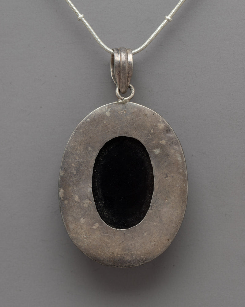 Onyx Oval Locket | Pure Sterling Silver Craftsmanship