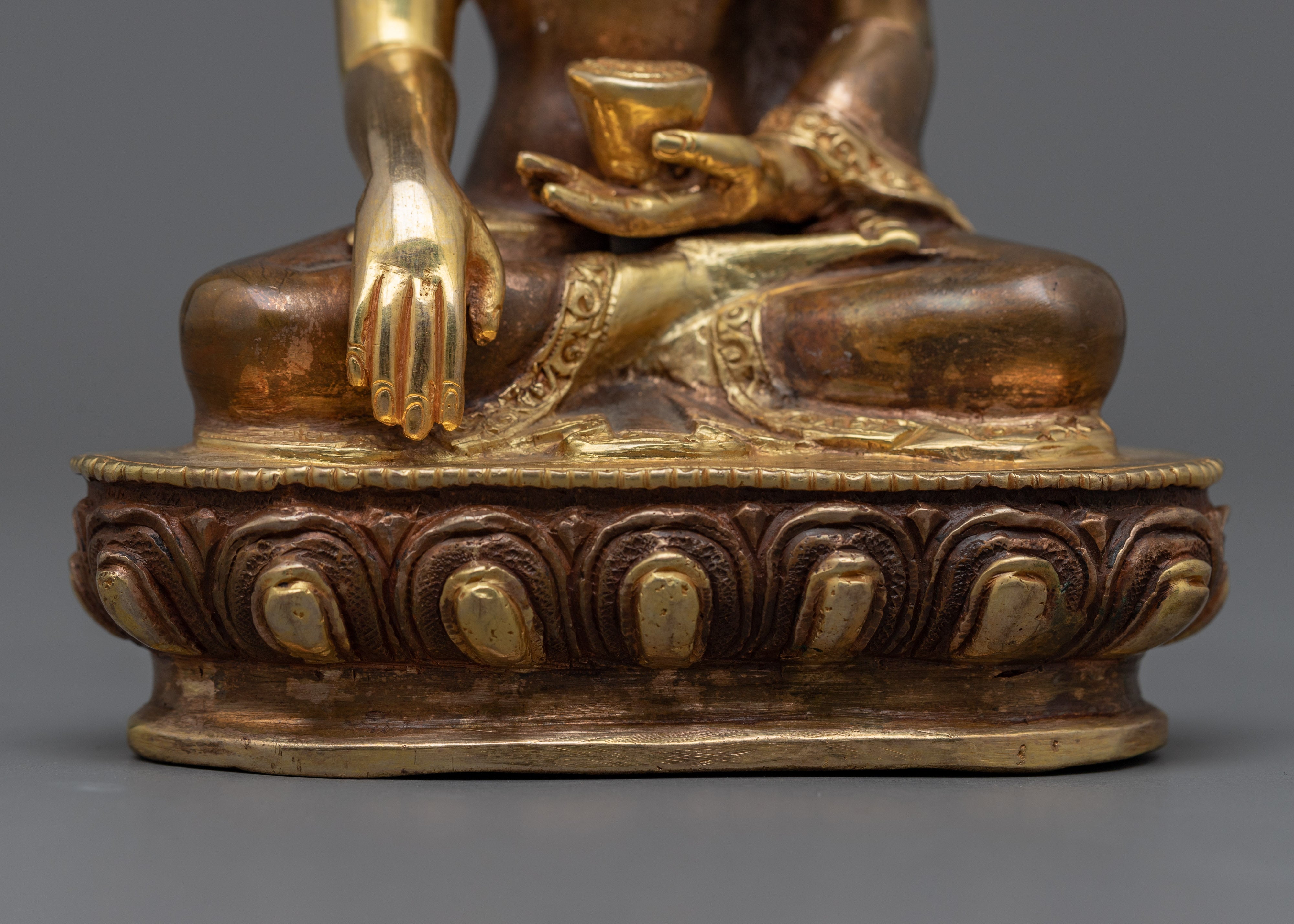 Gold Shakyamuni Buddha Statue | Meditation Buddhist Statue