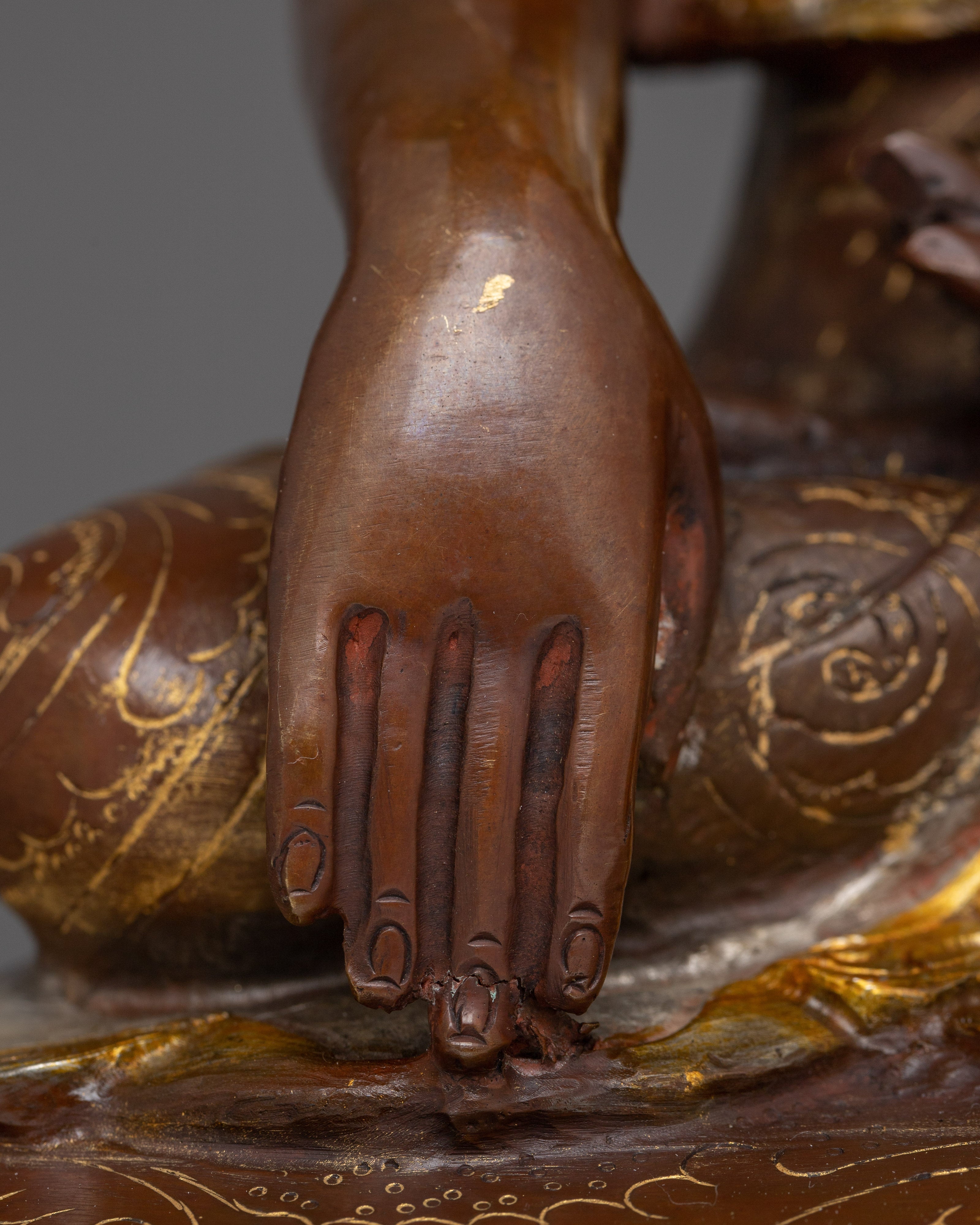 Antique Shakyamuni Buddha Statue | Preserving the Essence of Buddhist Teachings