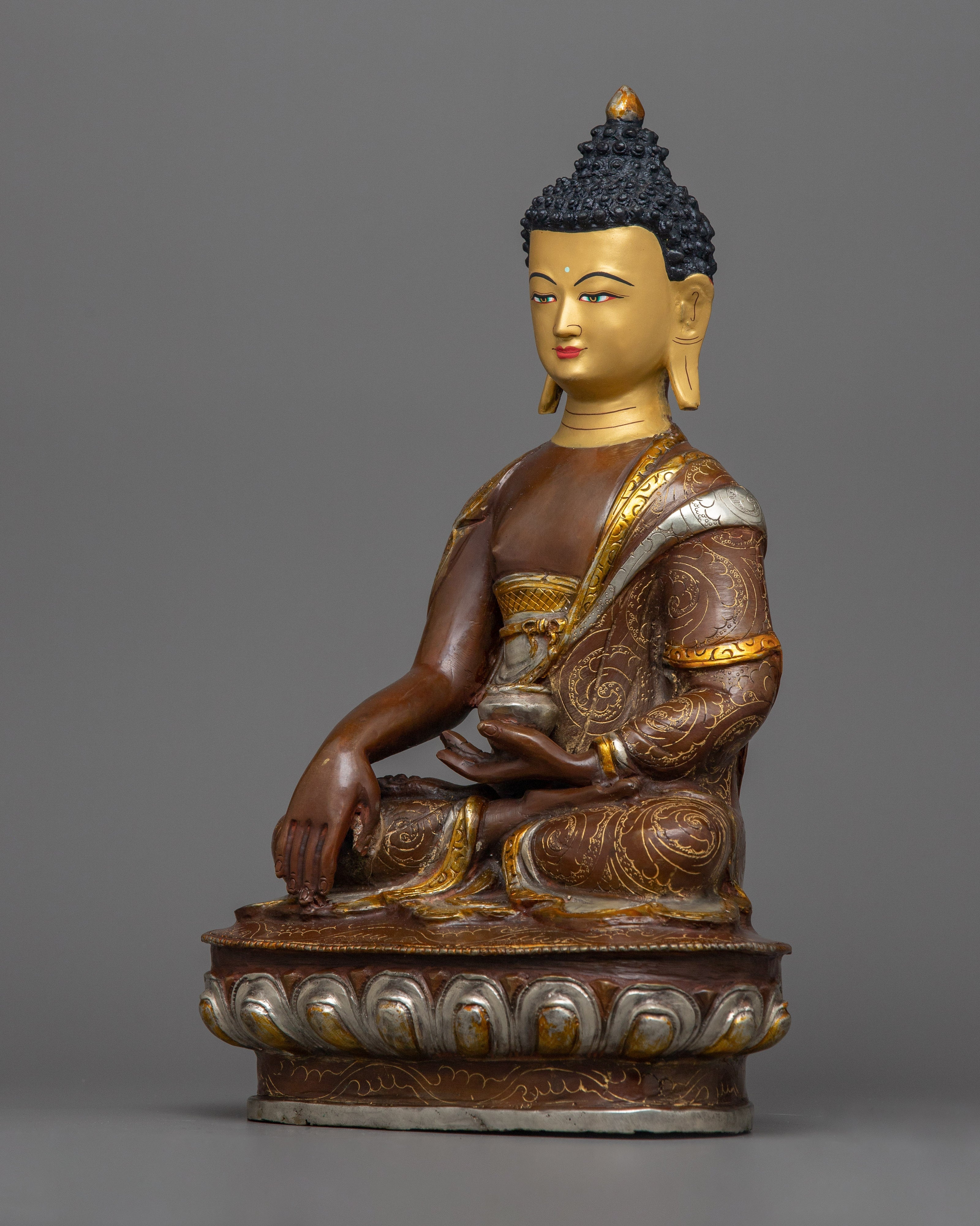 Antique Shakyamuni Buddha Statue | Preserving the Essence of Buddhist Teachings