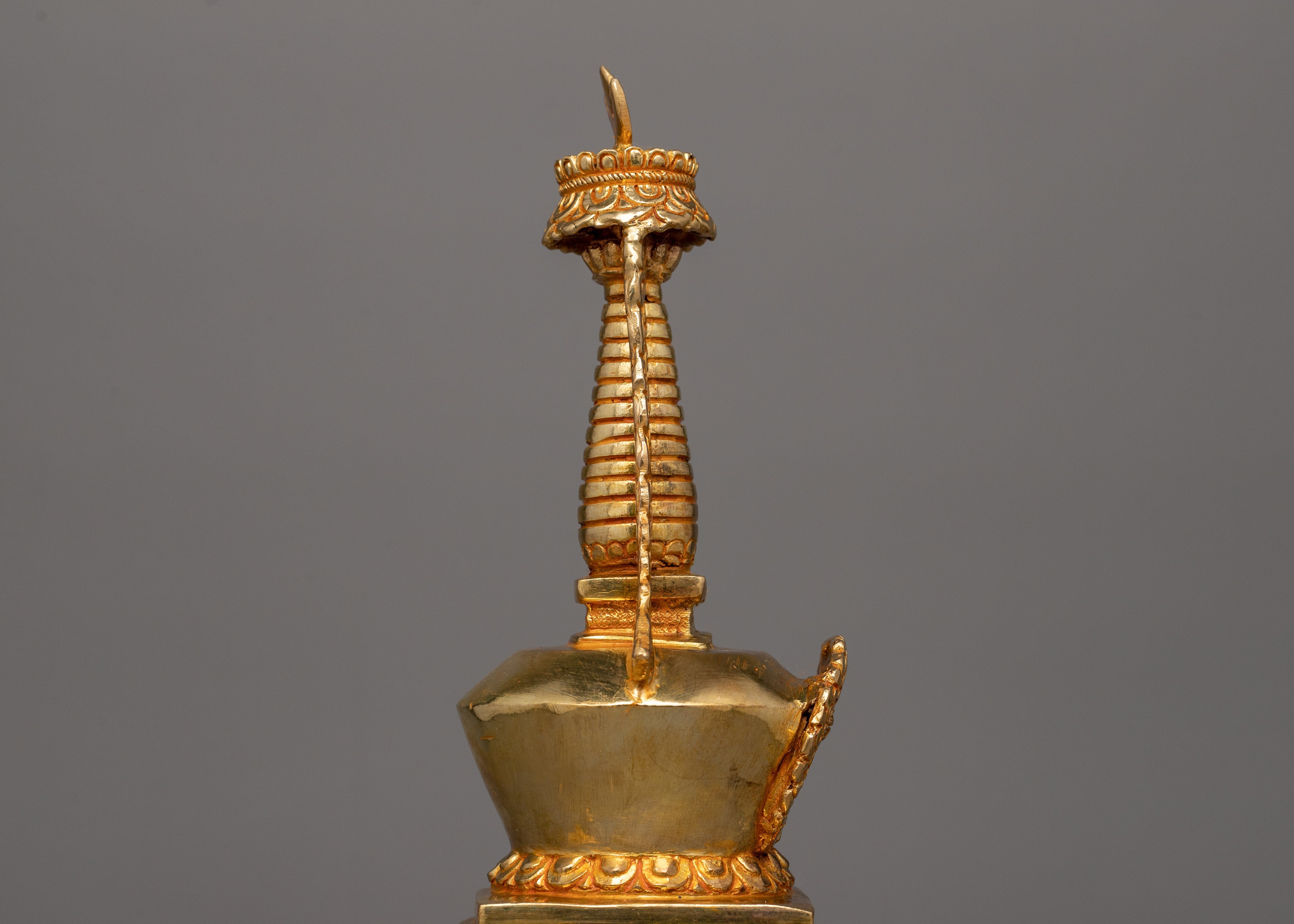 Gold-Adorned Buddha Stupa | Enhance Your Meditation