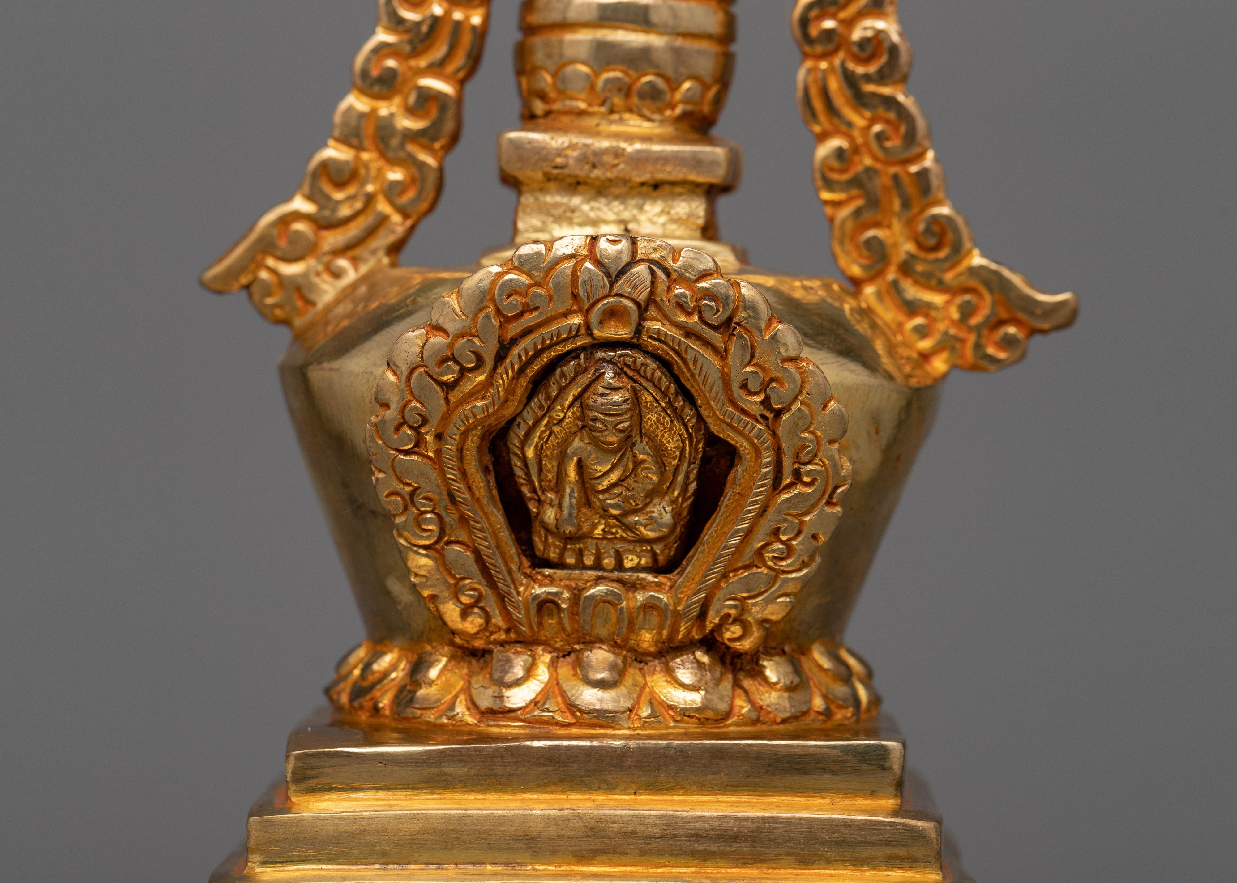Gold-Adorned Buddha Stupa | Enhance Your Meditation
