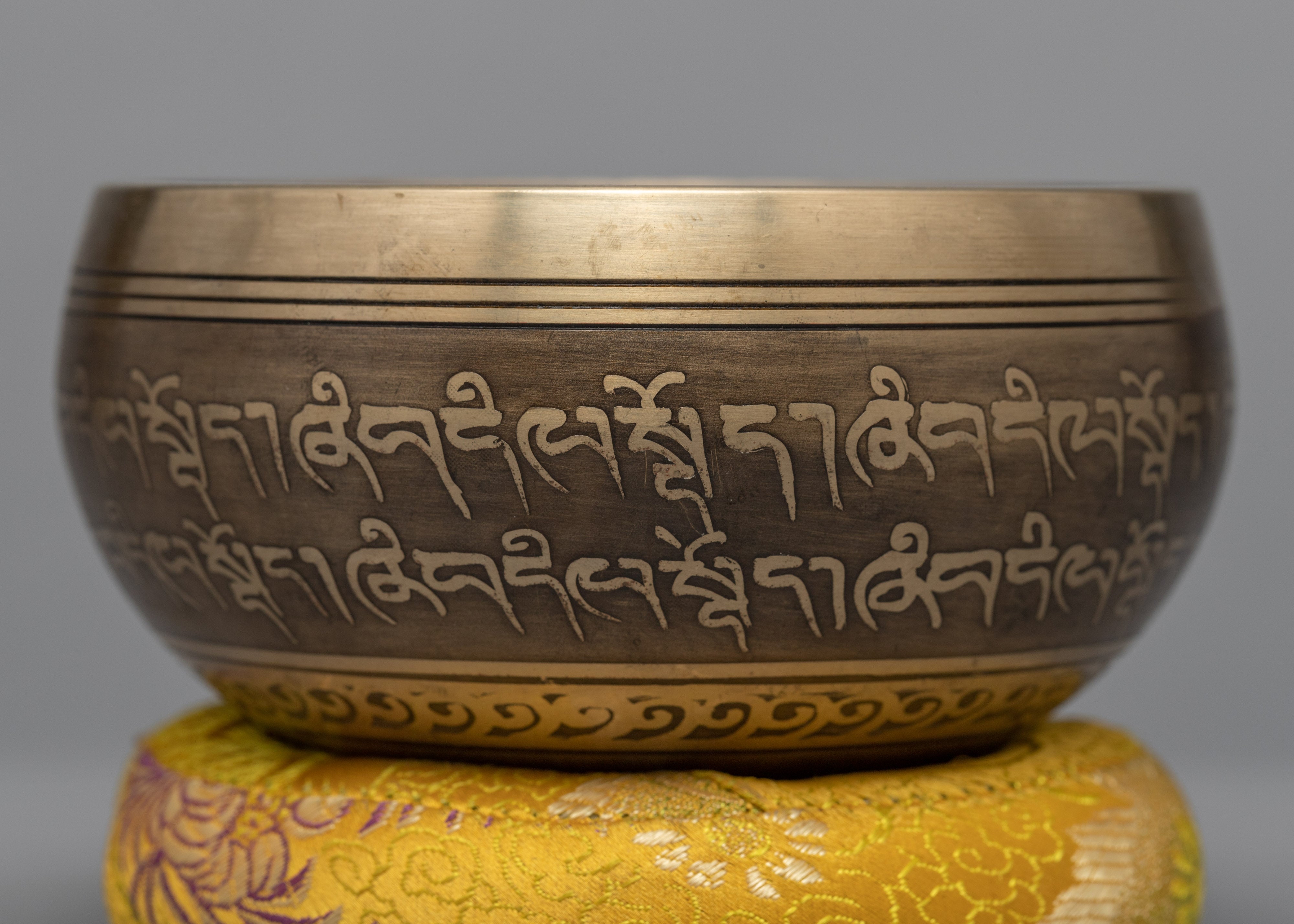 Traditional Healing Singing Bowls | Himalayan Tibetan Bowls For Therapeutic and Meditation