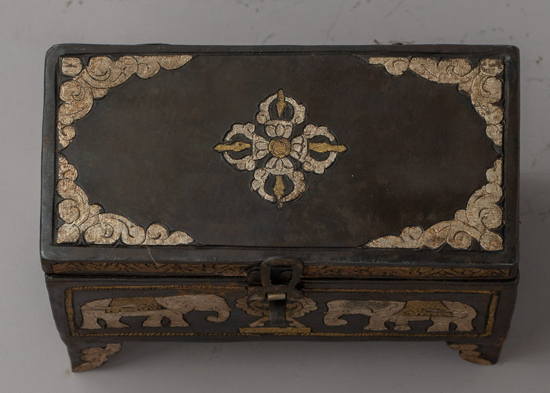 Iron Treasure Box | Ideal for Storing Treasures and Memories