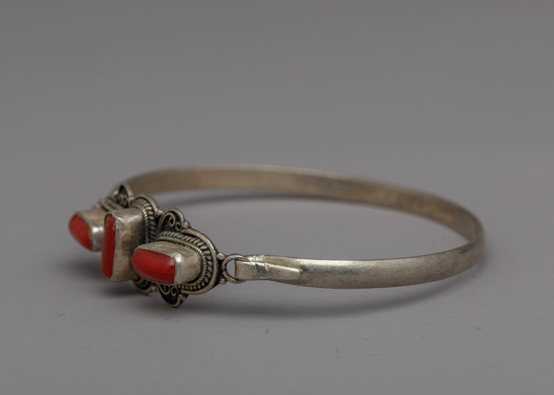 Tibetan Silver Bracelet | Exquisite Craftsmanship and Cultural Elegance