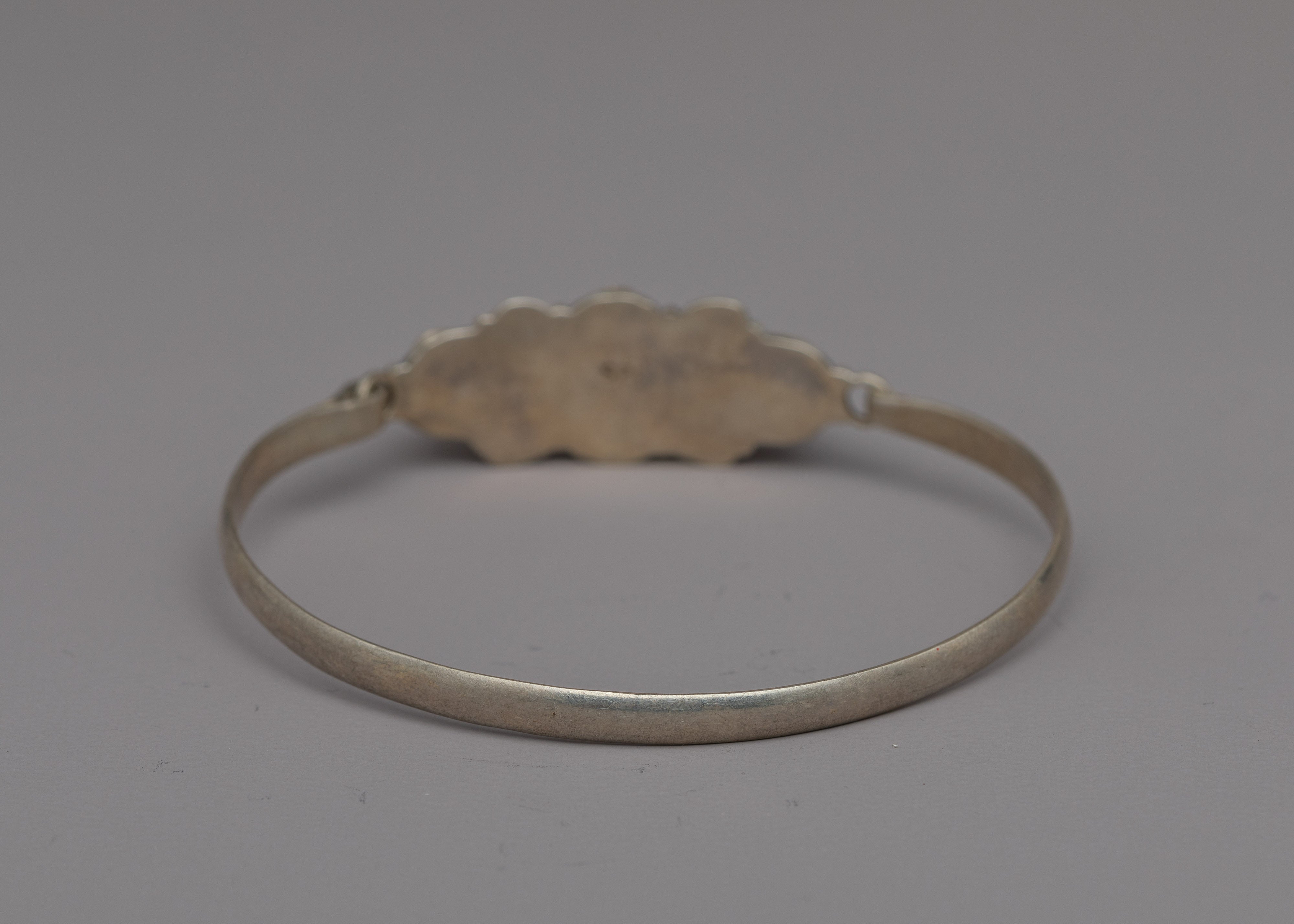 Tibetan Silver Bracelet | Exquisite Craftsmanship and Cultural Elegance